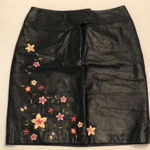 Vintage Alfani Black Lined Leather Mini Skirt Embroidered Floral Size 4